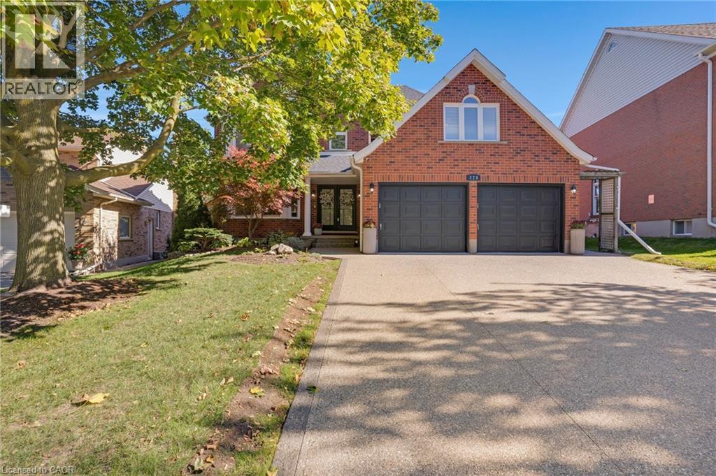 328 Wyecroft Blvd, Waterloo, ON N2T 2H3