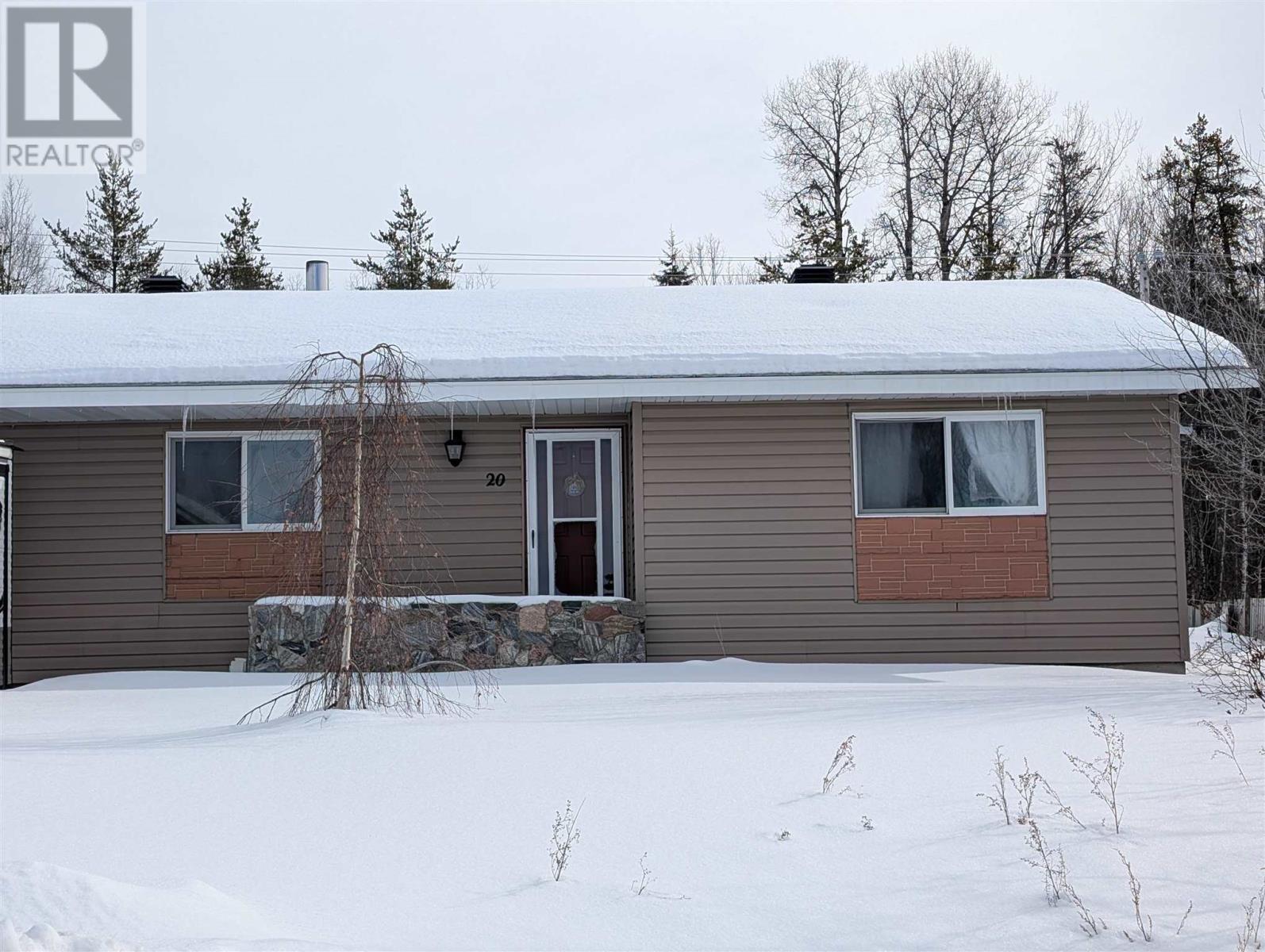 20 Niagara Dr, White River, ON P0M 3G0