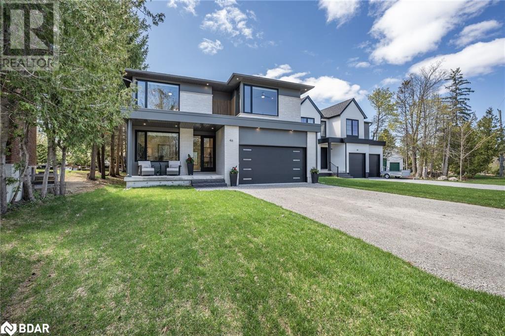 46 Tyndale Rd, Barrie, ON L4N 7T1
