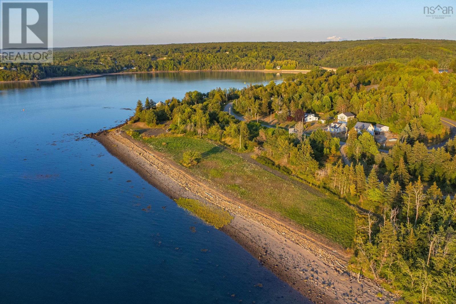 869 Highway 1, Smiths Cove, NS B0S 1S0