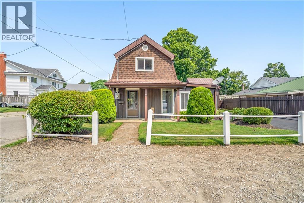 11 W Church St, Waterford, ON N0E 1Y0