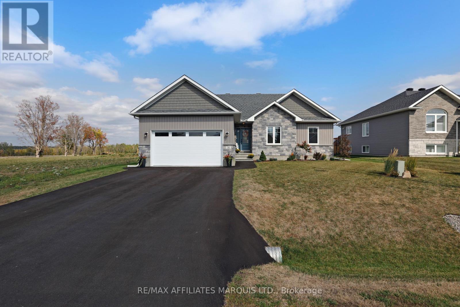 31 Hilda St, South Stormont, ON K0C 1P0