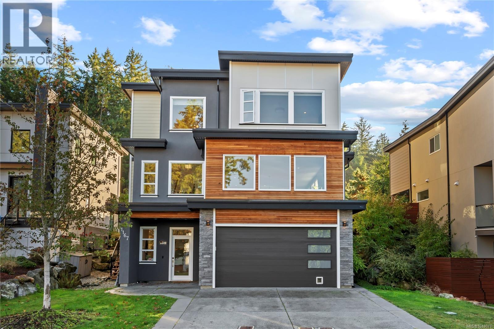 1167 River Rock Pl, Highlands, BC V9B 0S6