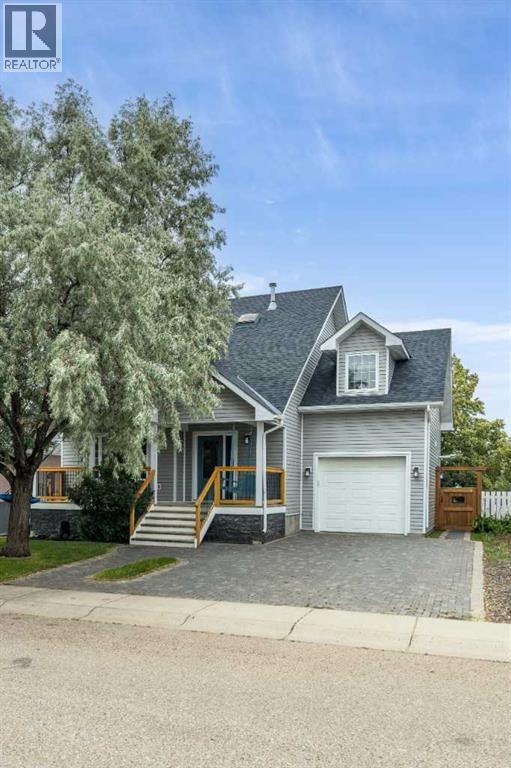 974 Kipling Cres SW, Redcliff, AB T0J 2P0
