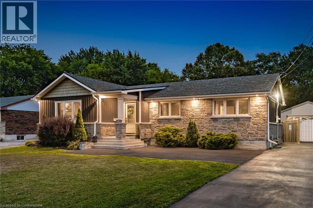 107 Aldercrest Ave, Hamilton, ON L9B 7L3