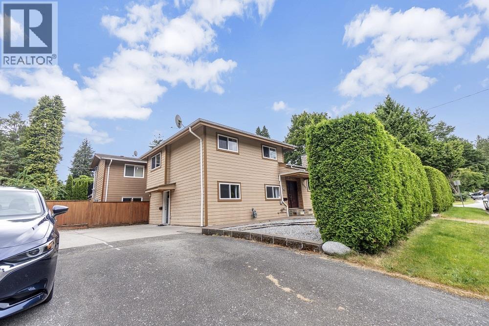 1685 Hope Rd, North Vancouver, BC V7P 1X2