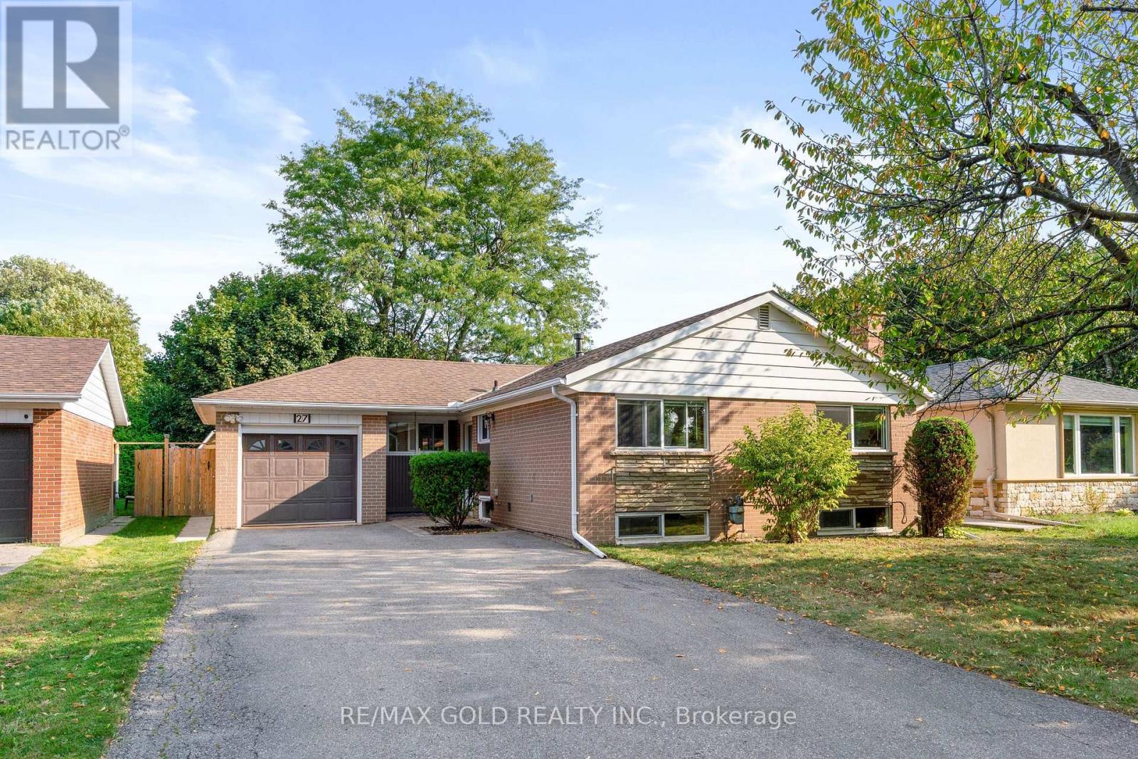 27 Burgby Ave, Brampton, ON L6X 2G7