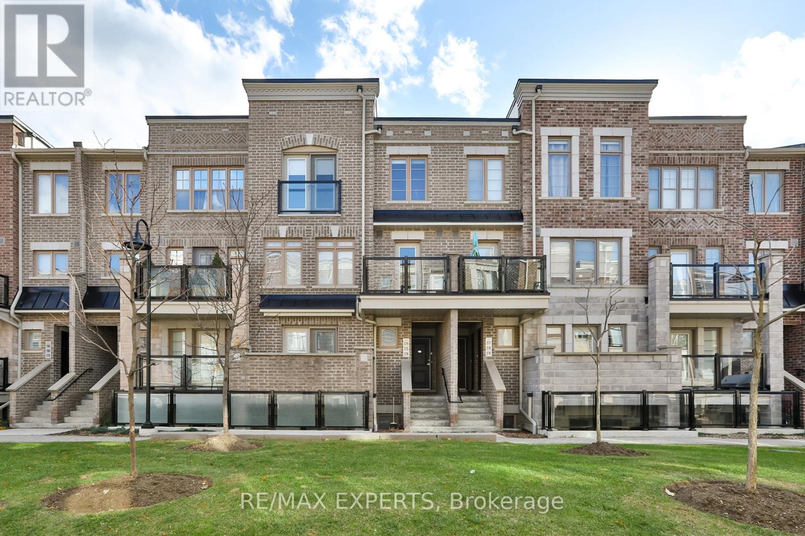 275 60 Parrotta Dr, Toronto, ON M9M 0E5