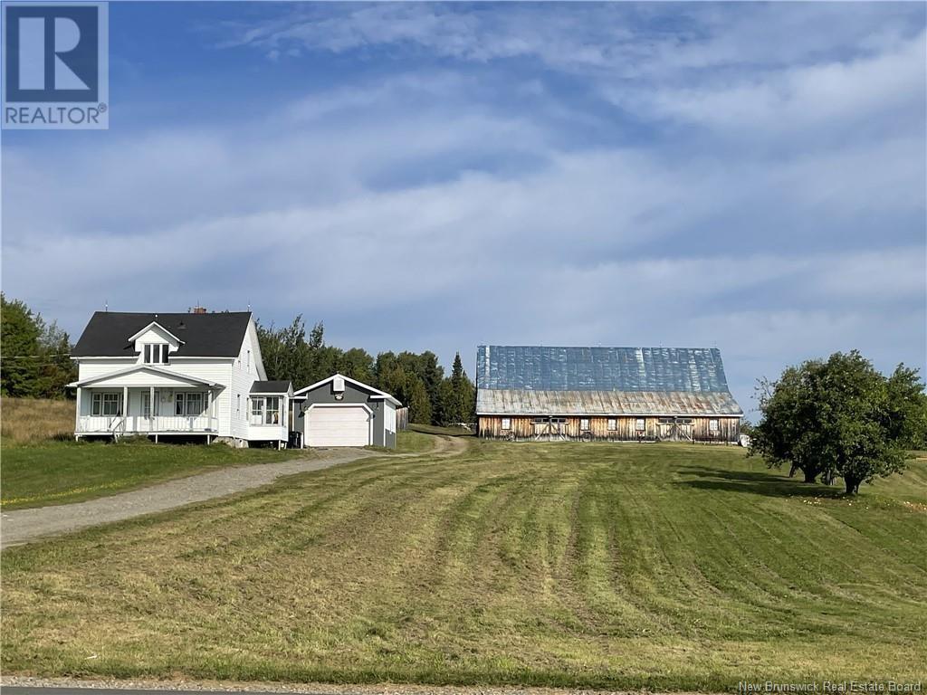 1659 Des Pionniers Ave, Balmoral, NB E8E 1C1