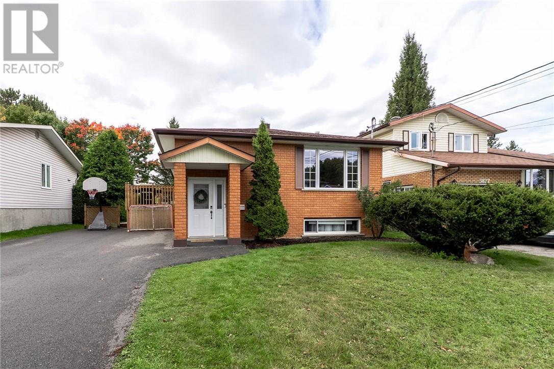 3871 Macmillan Dr, Val Caron, ON P3N 1H9