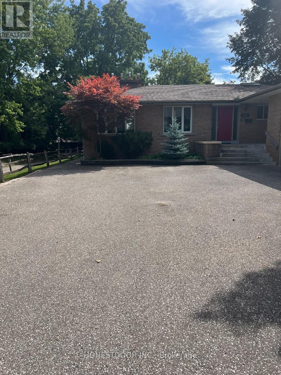 103 Robinson St, Markham, ON L3P 1P2