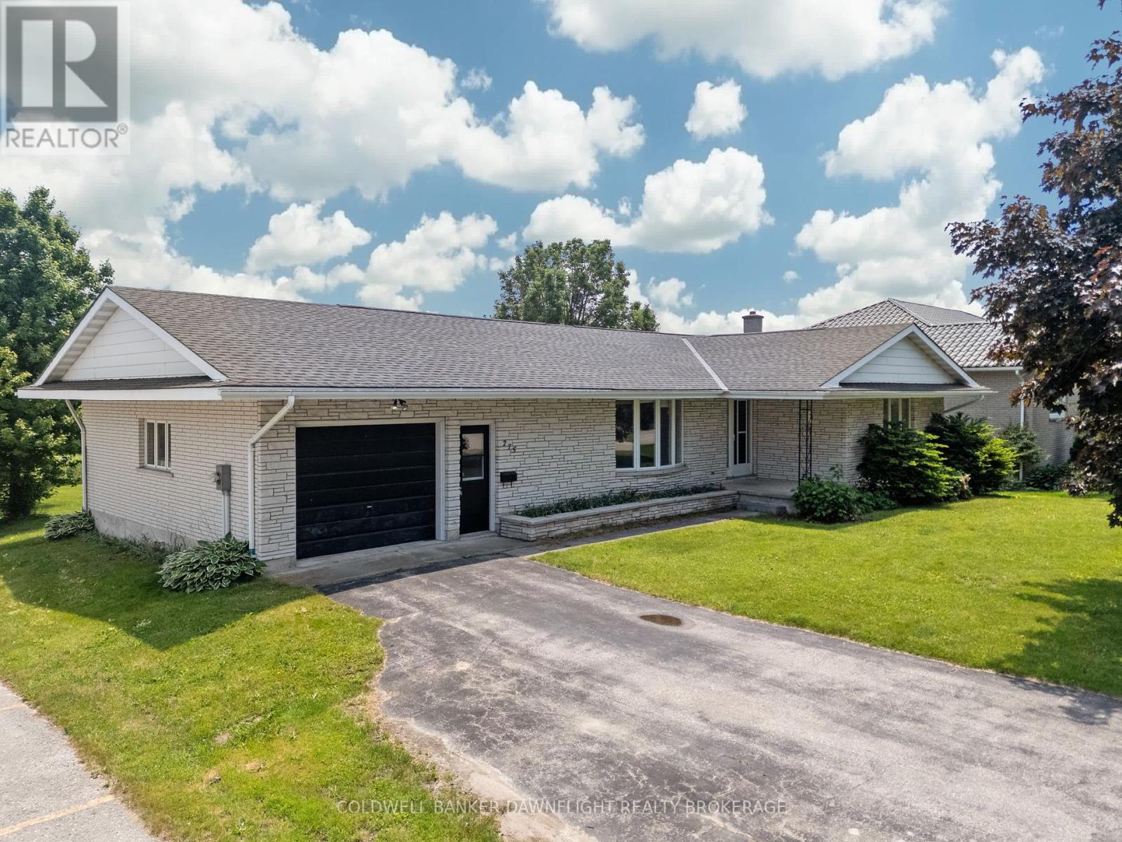 275 Place St St, Huron-Kinloss, ON N0G 2H0