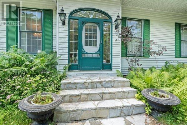 1597 Shales Rd, South Frontenac, ON K0H 2L0
