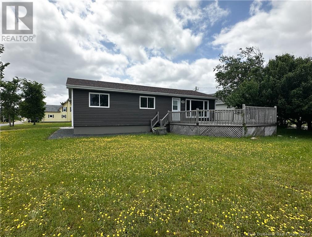378 De Lle Rd, Caraquet, NB E1W 1B5