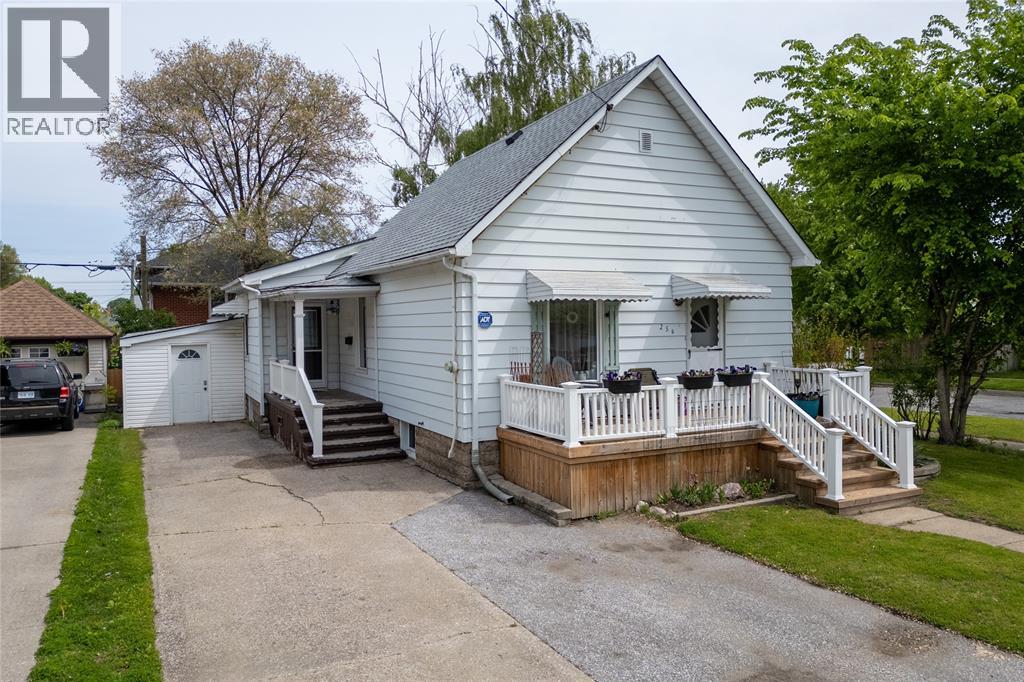 254 Durand St, Sarnia, ON N7T 5A3