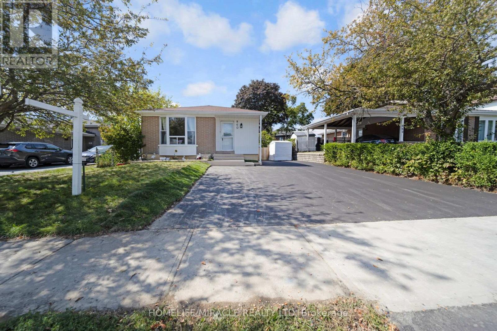 860 Liverpool Rd, Pickering, ON L1W 1S4