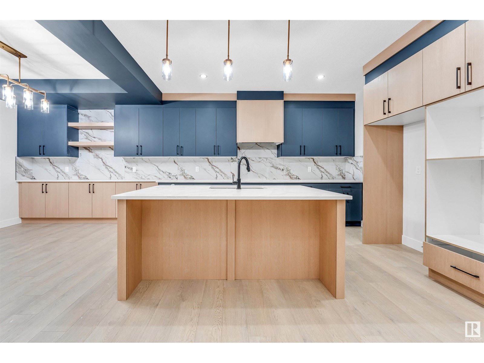 228 St Nw Unit 8414 #a, Edmonton, AB T5T 4A3
