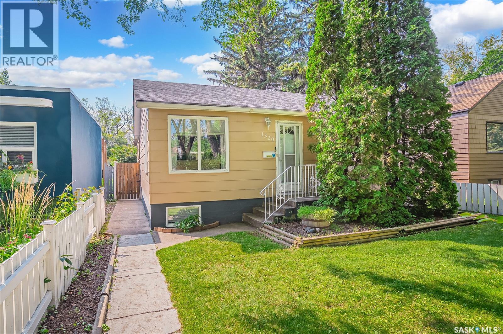 1320 Coy Ave, Saskatoon, SK S7M 0H4