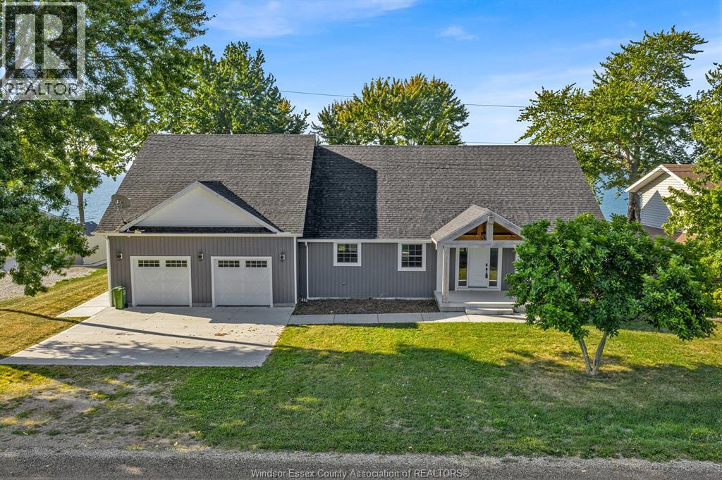 131 Howe Rd, Colchester South, ON N0R 1G0