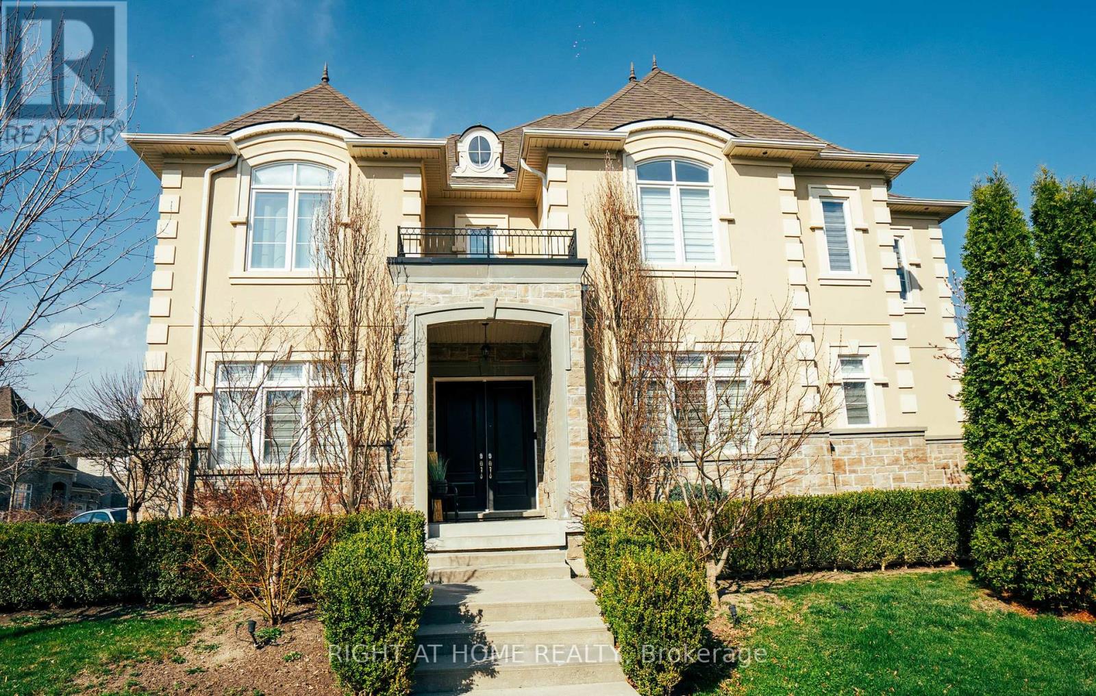 11 Fairmont Close, Brampton Credit Valley, ON L6Y 2Y3