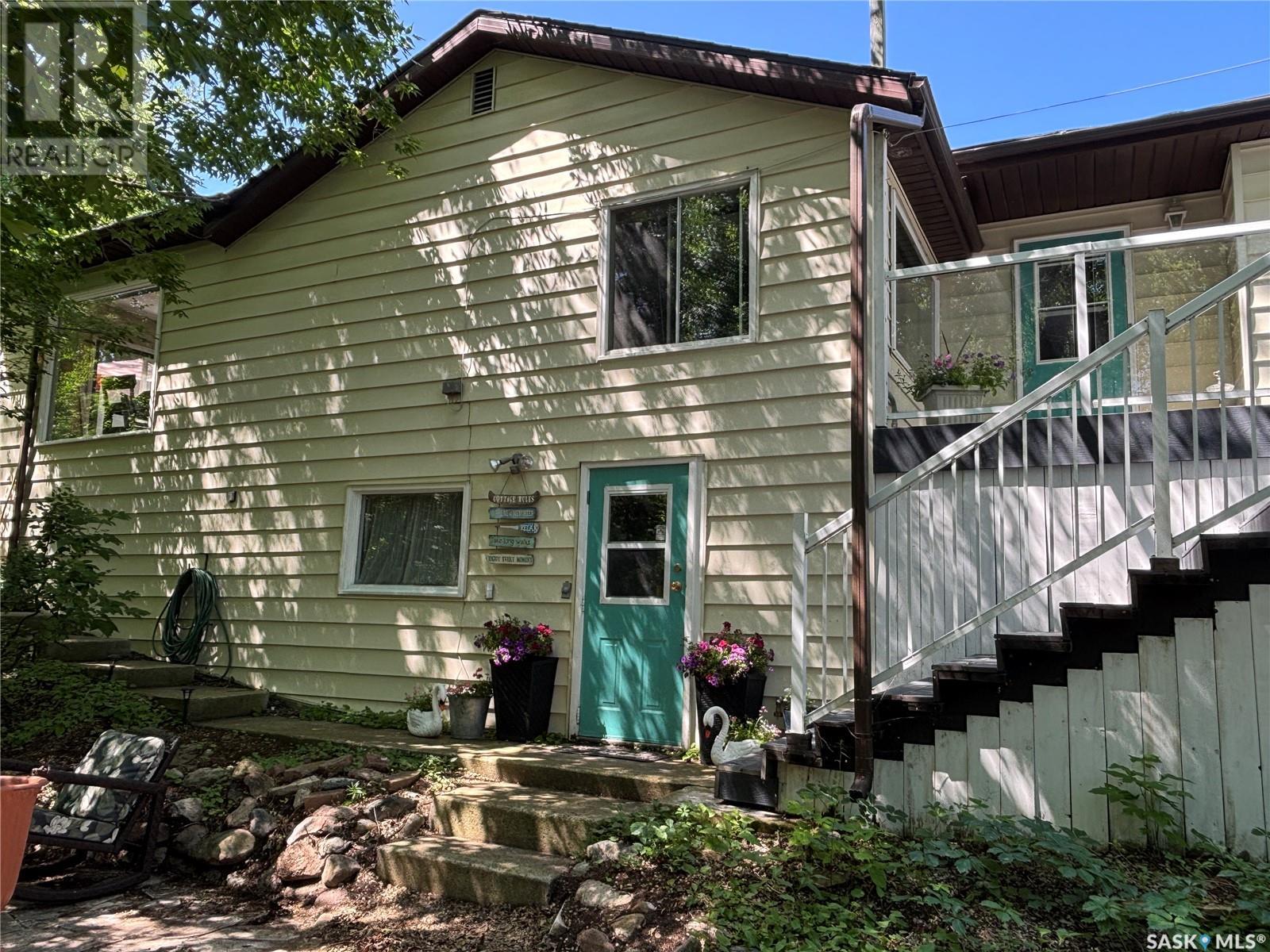 232 Green Ave, Regina Beach, SK S0G 4C0