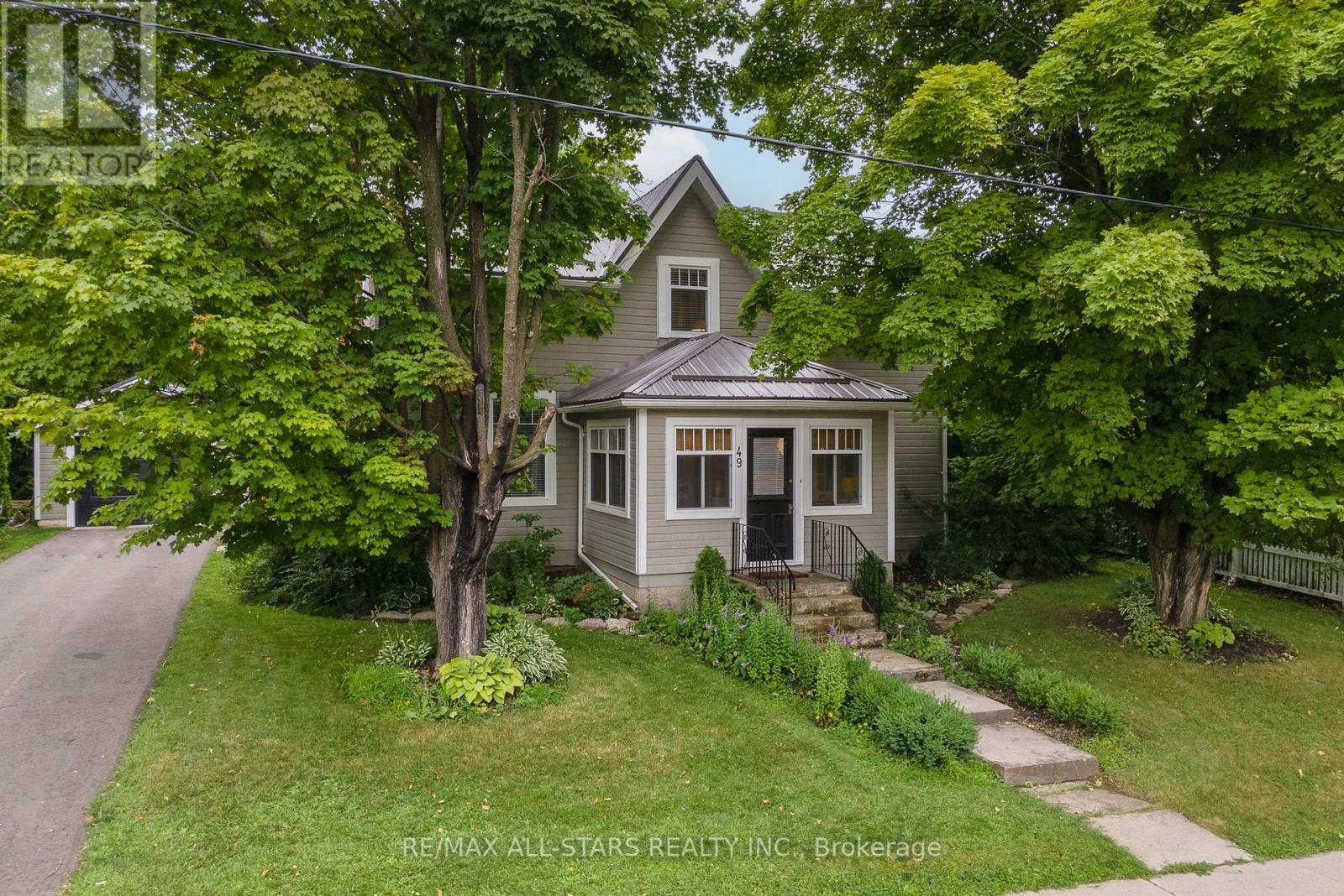 49 John St, Kawartha Lakes Fenelon Falls, ON K0M 1N0