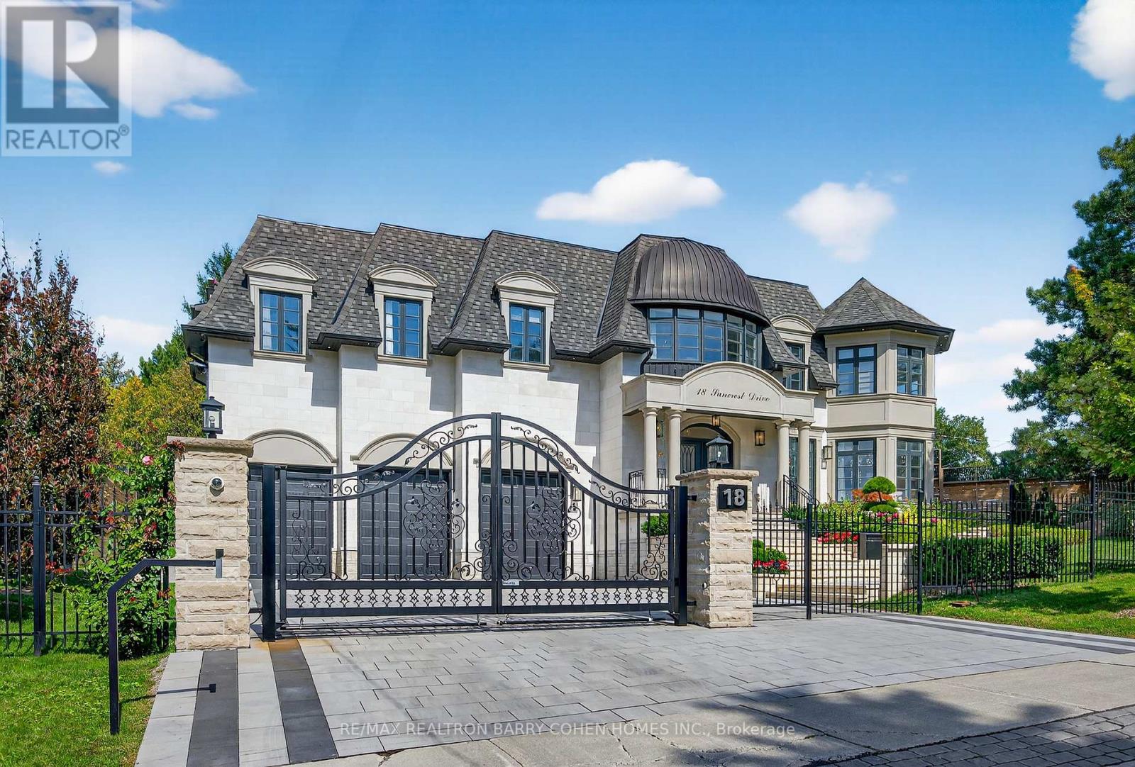 18 Suncrest Dr, Toronto, ON M3C 2L2