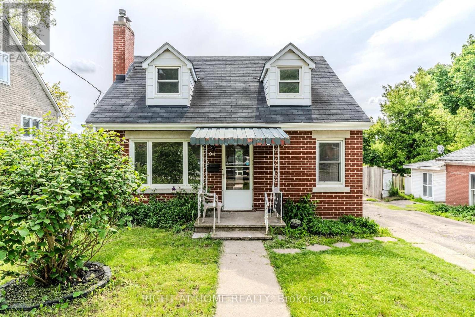 94 Beech Ave, Cambridge, ON N3C 1X5