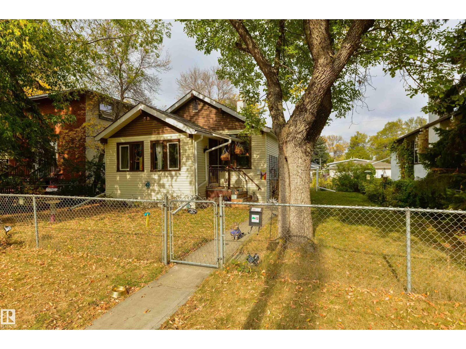 74 Av Nw Unit 10526, Edmonton, AB T6E 1G2