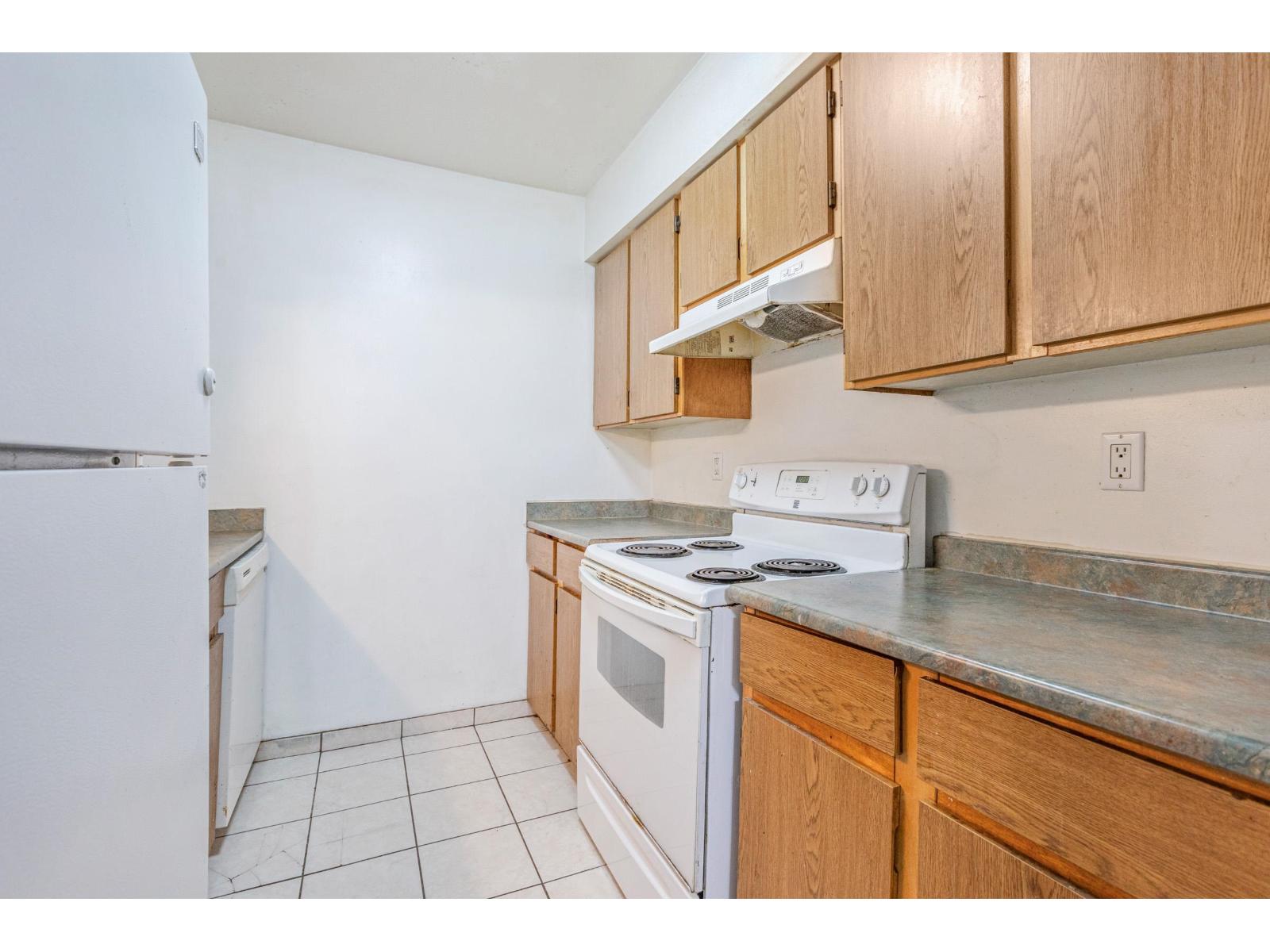 5906 176a Street Unit 313, Surrey, BC V3S 4H7
