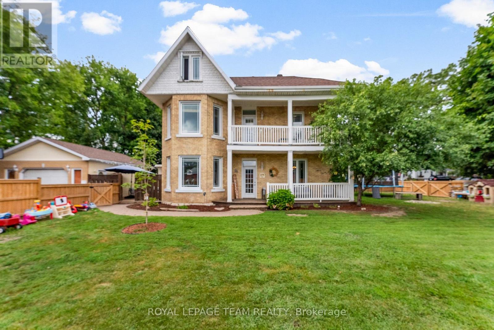 174 Bruce St, Renfrew, ON K7V 3W1