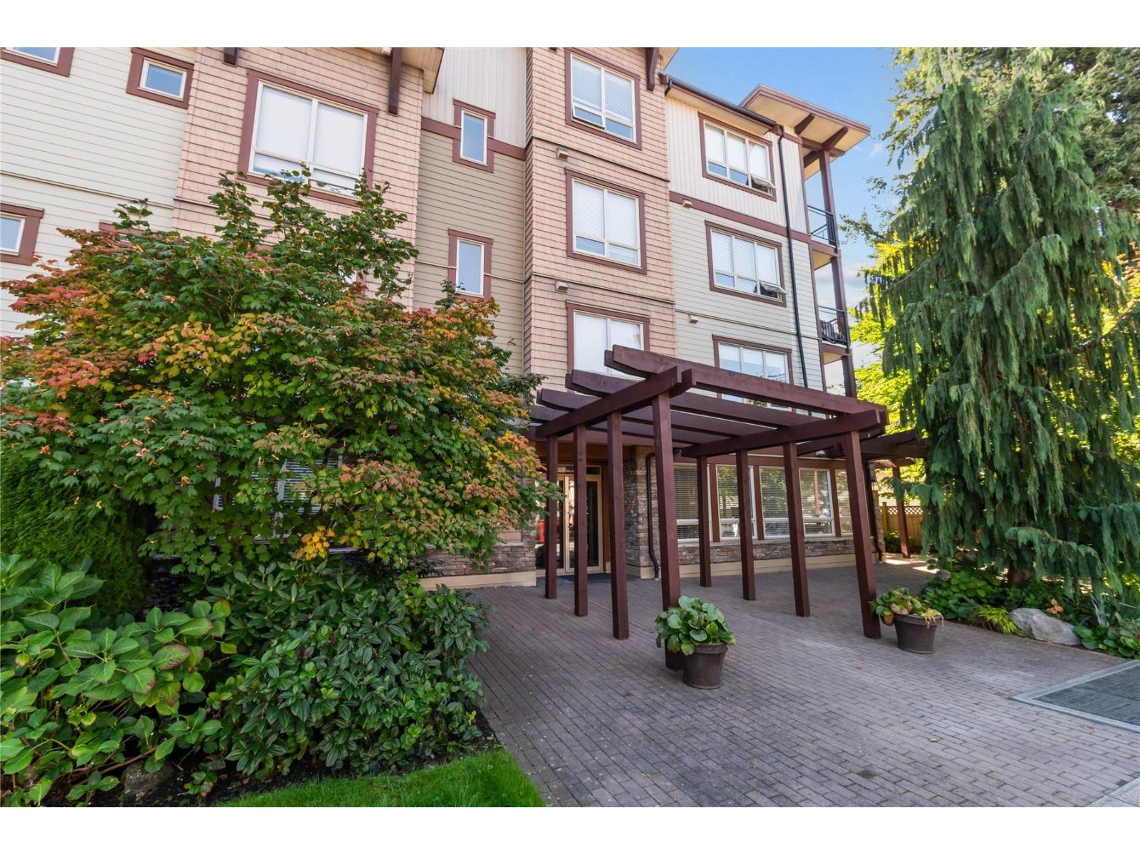 15268 18 Avenue Unit 306, Surrey, BC V4A 1W8