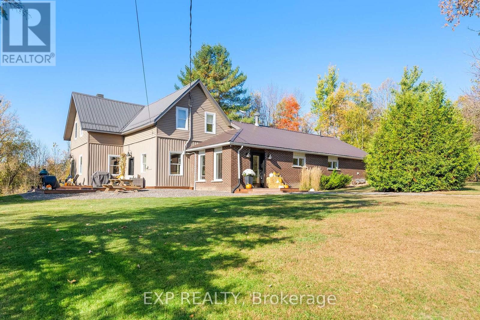 1724 Kohlsmith Rd #b, Whitewater Region, ON K0J 1K0