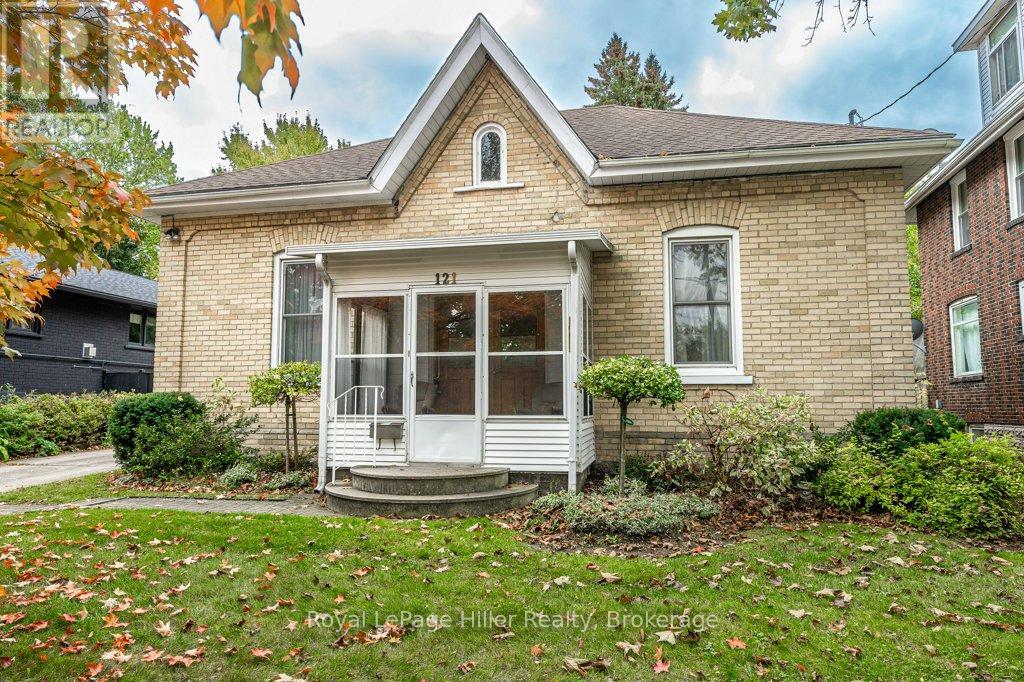 121 Water St, Stratford, ON N5A 3C3