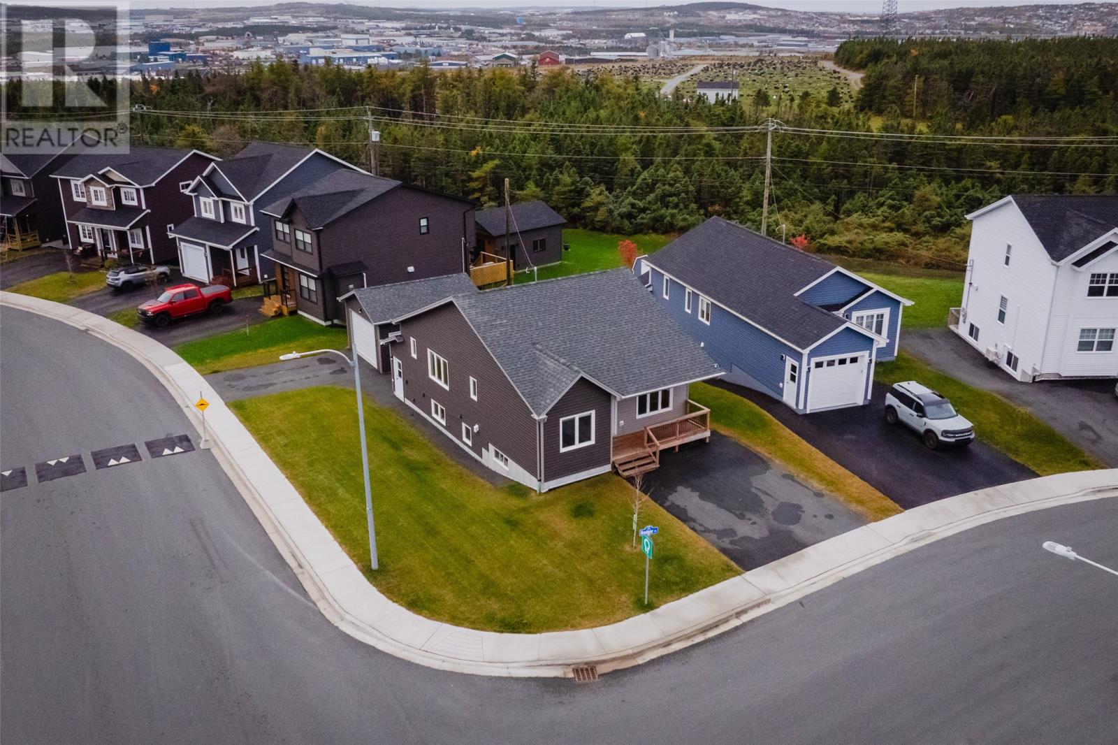 18 Badger Pl, Mount Pearl, NL A1N 0K4