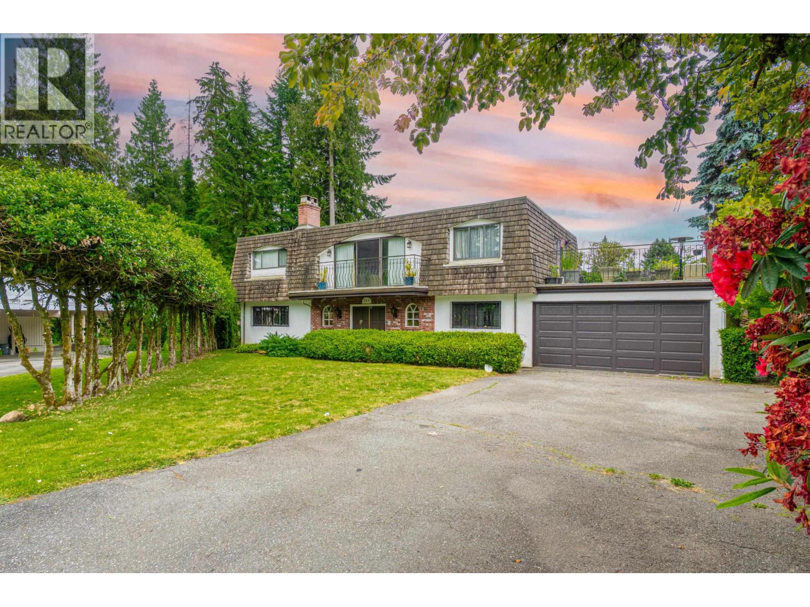 759 Vinedale Rd, North Vancouver, BC V7K 1A1