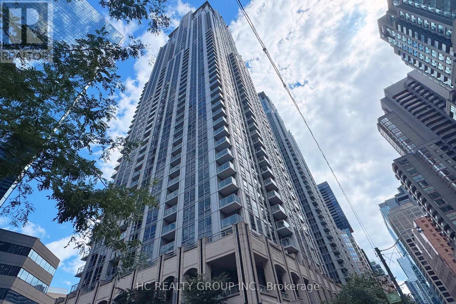 4209 763 Bay St, Toronto, ON M5G 2R3