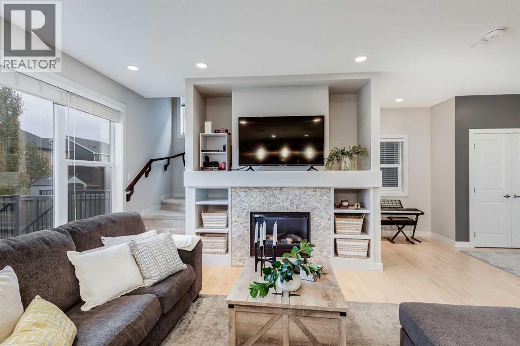 1908 Baywater Aly SW, Airdrie, AB T4B 0T3