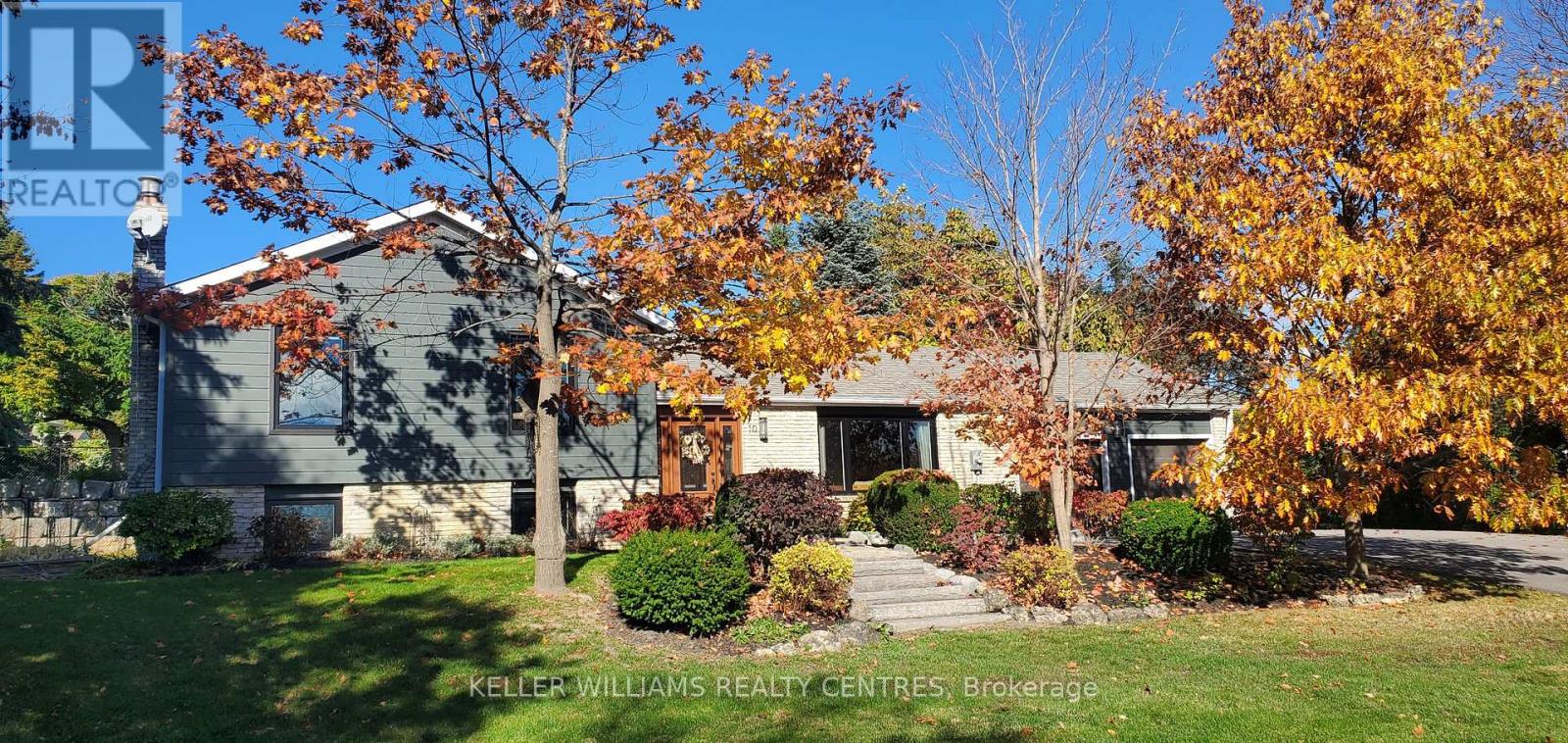 10 Patricia Pl, Georgina, ON L4P 3T9