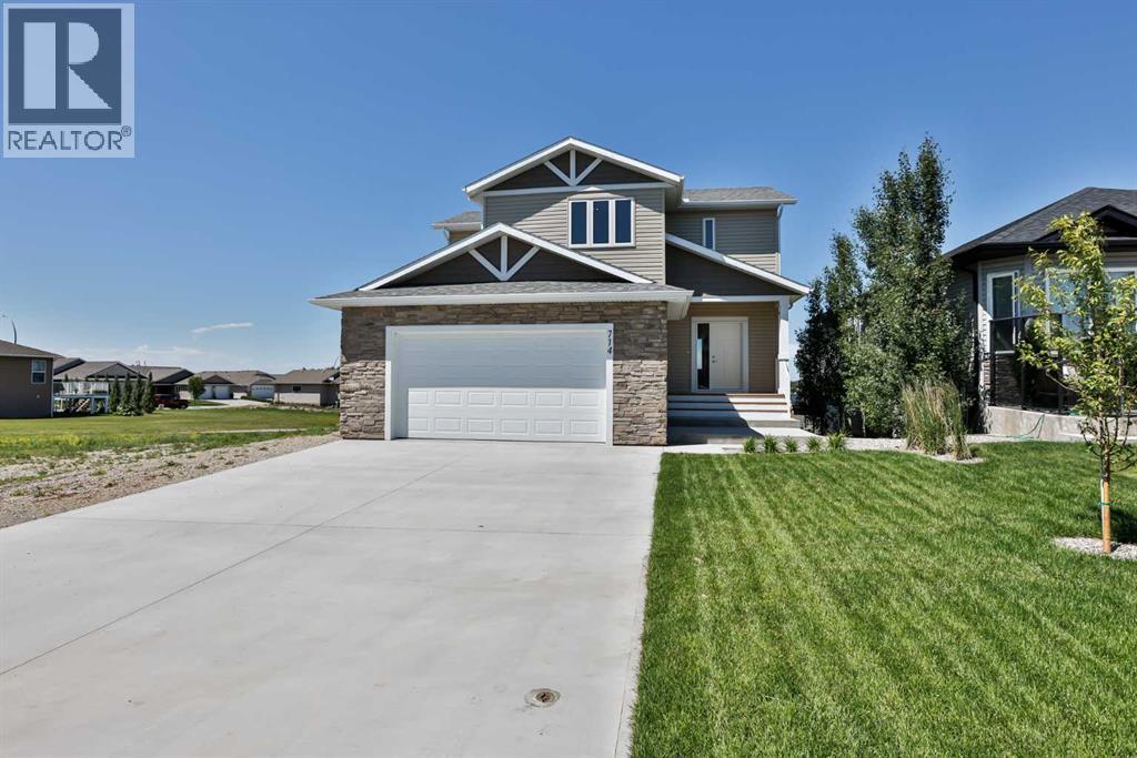 714 Fairways Dr, Vulcan, AB T0L 2B0
