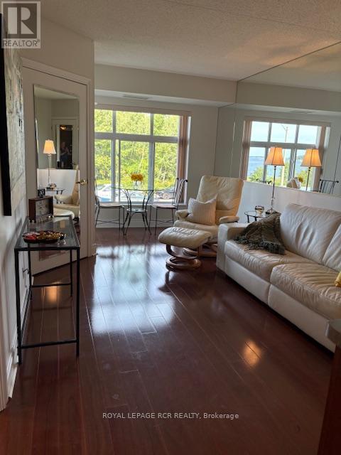 212 280 Aberdeen Blvd, Midland, ON L4R 5N4