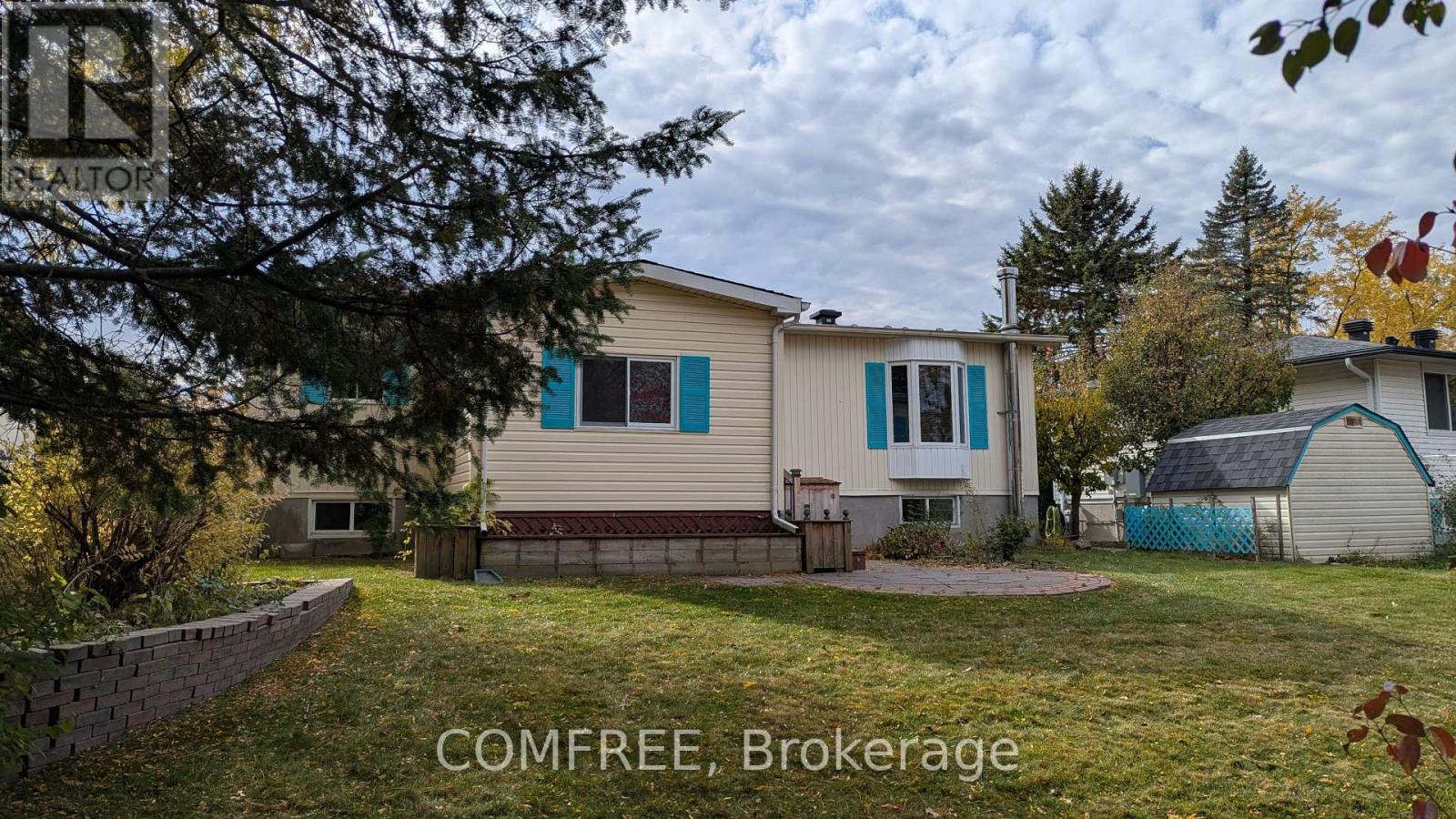 9 Woodwind Cres, Ottawa, ON K2S 1V1