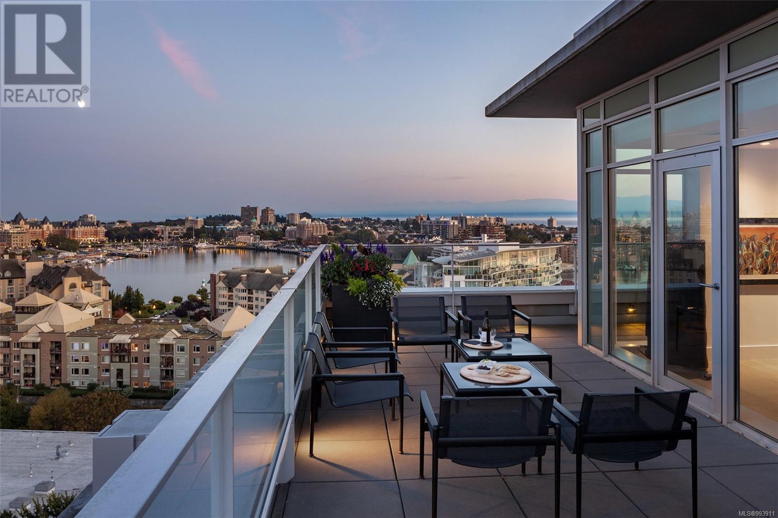 909910 100 Saghalie Rd, Victoria, BC V9A 0A1