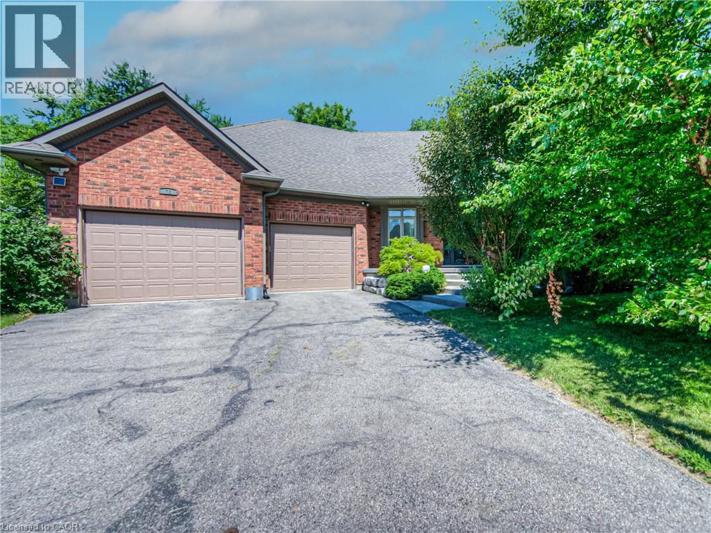 75 Wagon St, Kitchener, ON N2P 2V2