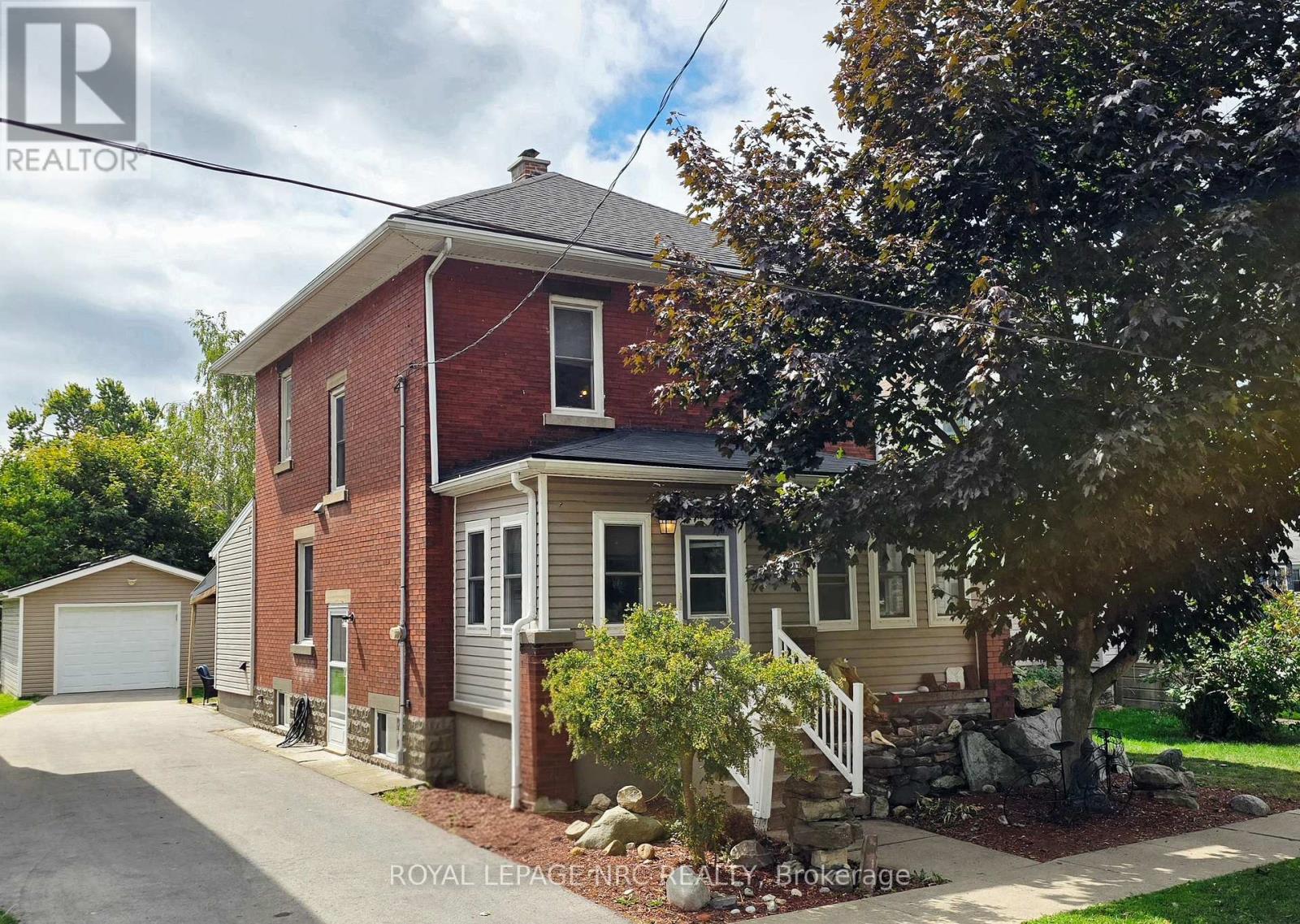 74 Delhi St, Port Colborne, ON L3K 3K8