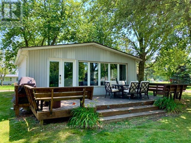 16 Howey Ave, Norfolk Long Point, ON N0E 1M0