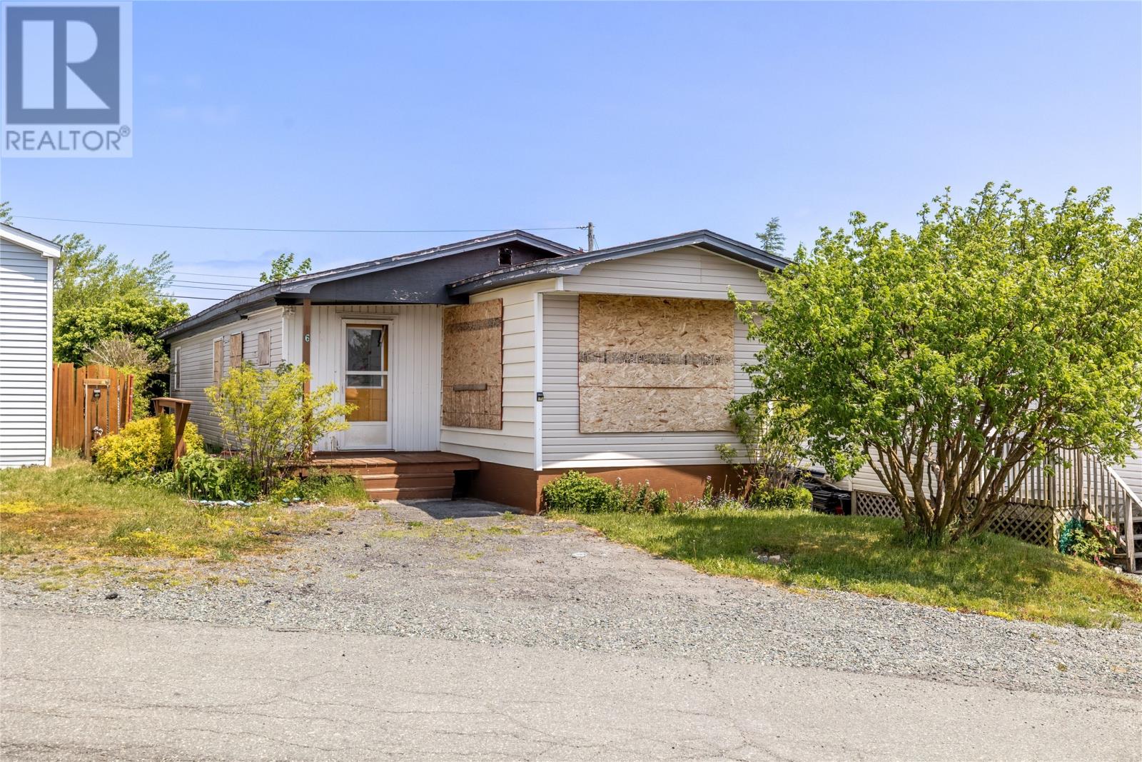 6 Leonard Pl, St. John's, NL A1A 4Z2
