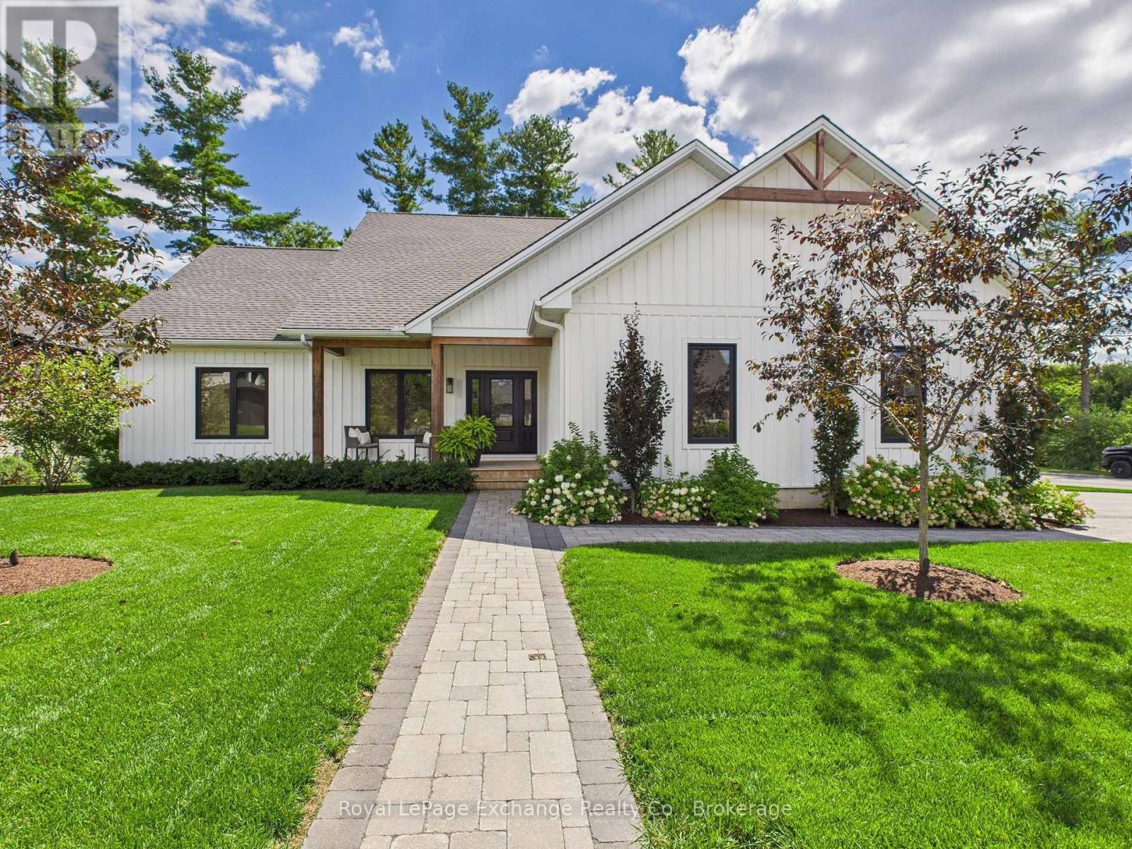 872 16th Street, Hanover, ON N4N 0B7