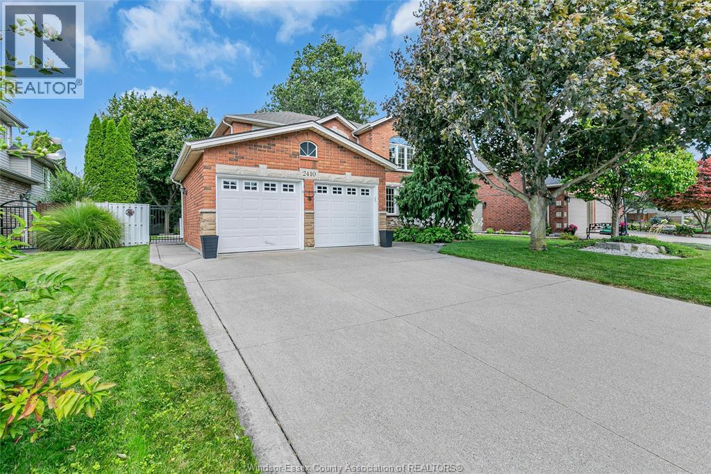 2410 Kevin St, Lasalle, ON N9H 2R2