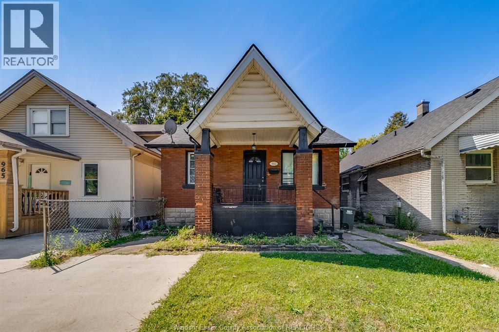 961 Curry Ave, Windsor, ON N9B 2C4